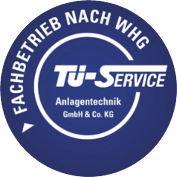 Blauer runder Aufkleber mit dem weißen Text TU-Service Anlagentechnik GmbH und Co. KG.